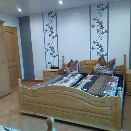 Gaestehaus Kleine Lana Obersuhl ภายนอก รูปภาพ